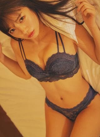 Kyoko Saito 齐藤京子, 1st 写真集 『とっておきの恋人』 Set.03