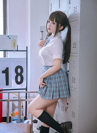 Cosplay Rinaijiao日奈娇 – 更衣室 Set.01