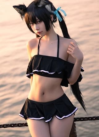 Cosplay G44不会受伤 碧蓝档案 黑见芹香 海边泳装