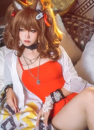 工藤新伍 Cosplay 明日方舟 安洁莉娜 夏卉泳装