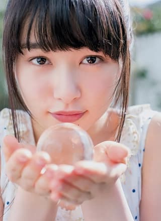 Sakurai Hinako 桜井日奈子, Big Comic Spirits 2017 No.18 (ビッグコミックスピリッツ 2017年18号)