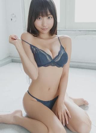 Eunji Pyo 표은지, FRIDAY GOLD フライデーゴールド Juicy
