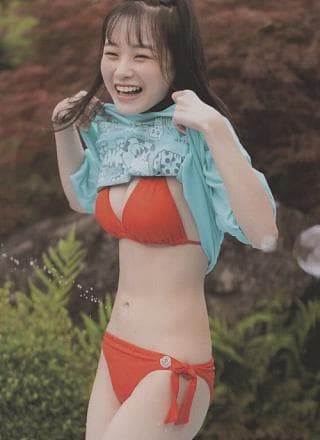 Yui Yokoyama 横山结衣, 1st写真集 [未熟な光] Set.01
