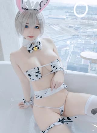 KitKat Cosplay Uzaki Cow Maid