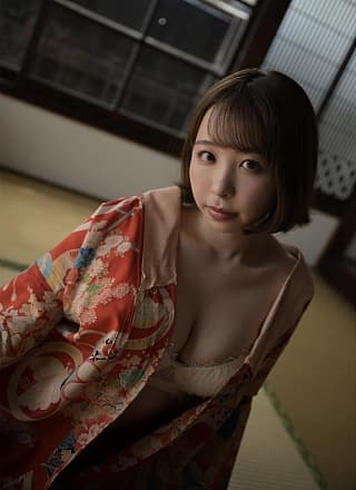 Riho Shishido 宍戸里帆, 周刊现代デジタル写真集 「现役女子大生のマシュマロ巨乳」 Set.01