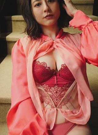 Yumi Sugimoto 杉本有美, 周プレ Photo Book 「美魔女」 Set.02