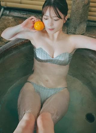 Himeka Araya 新谷姫加, 周プレ Photo Book 「絶好调！」 Set.02