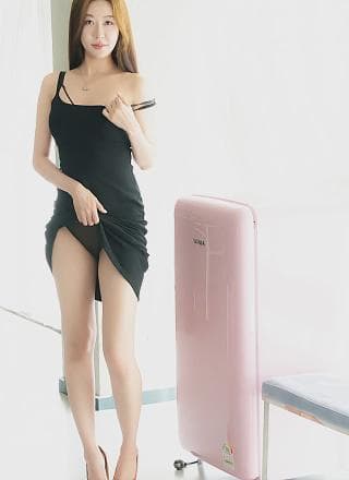 Min Harin 민하린, PhotoBook 「Suspicious Beauty Salon」 Set.01