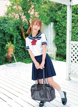 Ikumi いくみ, アサ芸Secret！デジタル写真集 「姉セーラースペシャル ふたりだけの秘密だよ」 Set.02