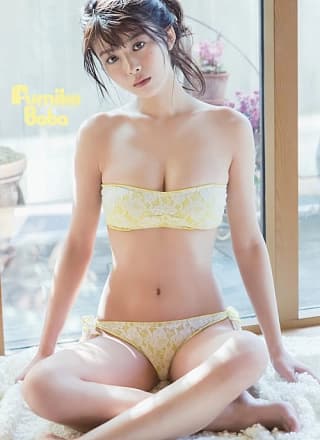 马场ふみか・黒木ひかり, Young Gangan 2017 No.10 (ヤングガンガン 2017年10号)