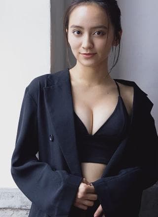 Yui Okada 冈田结実, FRIDAY GOLD 2021
