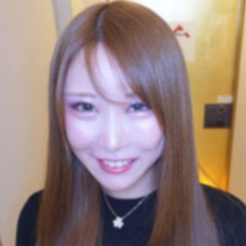 在野生的辣妹身上中出！腰身很美而且胸部很大，而且很容易上，是非常好的辣妹！ FC2-PPV-4861305