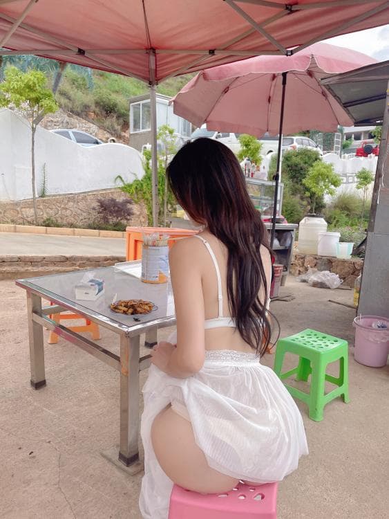 就是阿朱啊 NO.219 撩开裙子