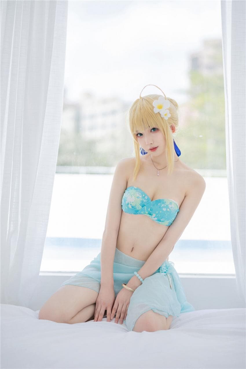 封疆疆- Saber 阿尔托莉雅·潘德拉贡 泳装