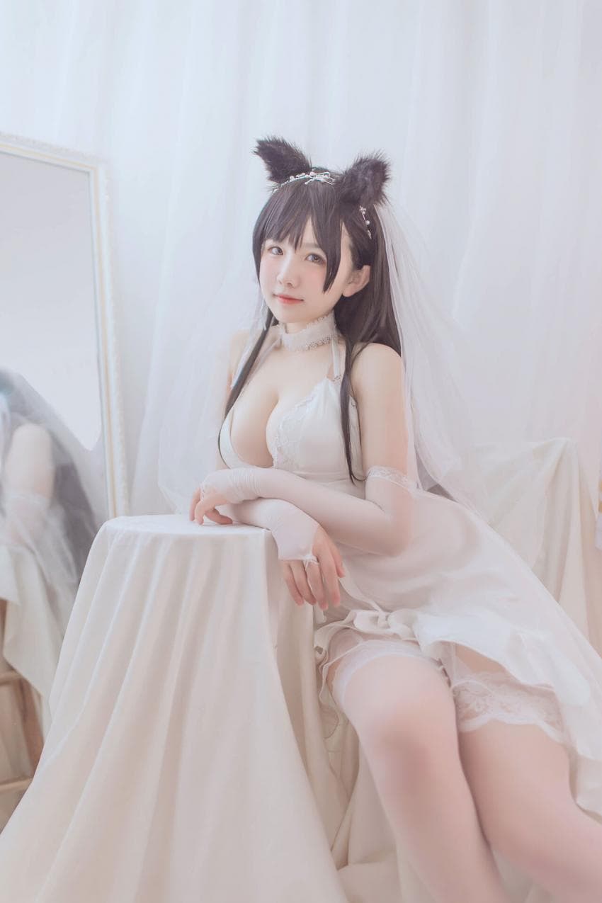 阿半今天很开心  爱宕婚纱