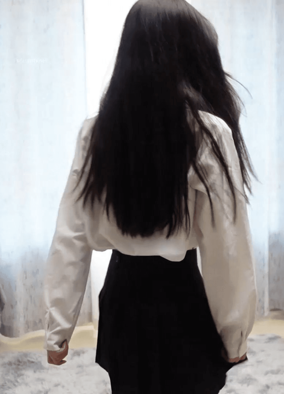 老虎菜御用嫩模『灵灵』 女超人为解救朋友 被强操轮番凌辱