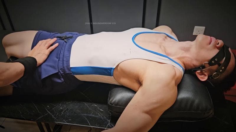 Jyau系列19第1集：餐桌上的肌肉摔跤汉