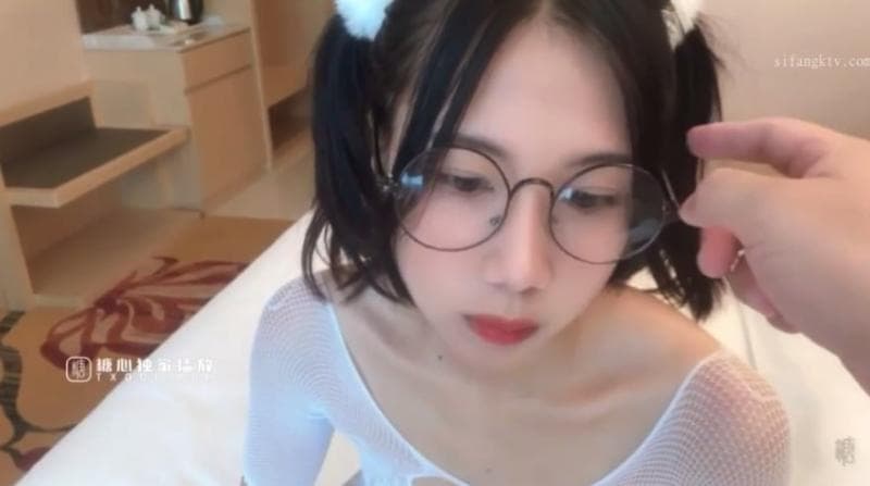 jimmybiiig-第十五期《颜射白丝情趣眼镜娘》