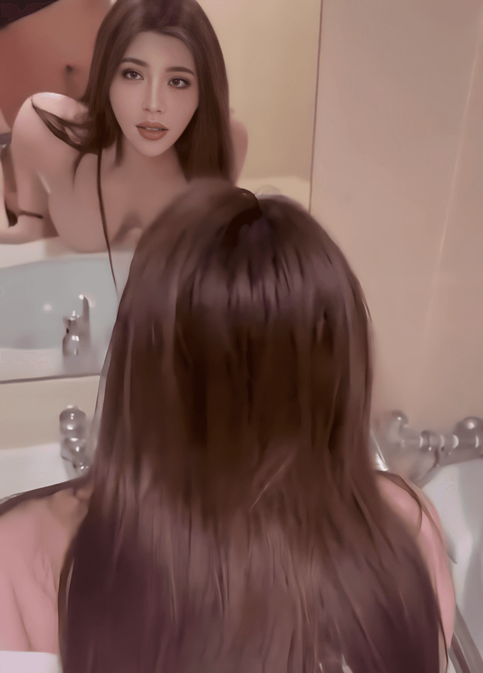 美女网友第一次见面就拉进厕所后入