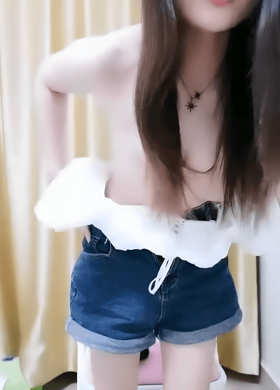 黄播PK波霸妹妹谁最火辣？