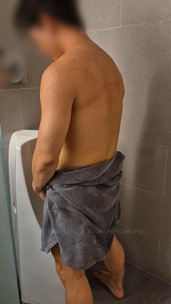 LEEG 第十二季 第一集：一个肌肉男正很自愿的准备被性侵