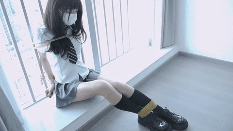 【龙隶】小清新居家JK妹妹，被上门检查煤气的哥哥用黄色胶带捆绑，堵嘴