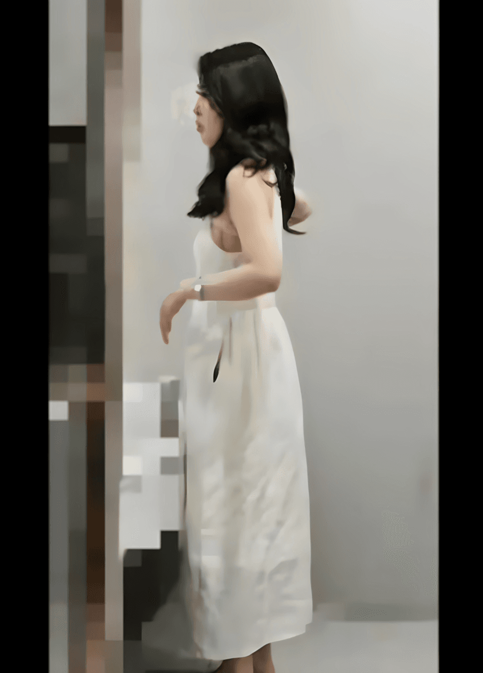 厕拍抄底气质美人尿尿过程