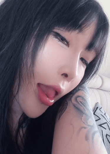 想这样舔鸡巴可以吗
