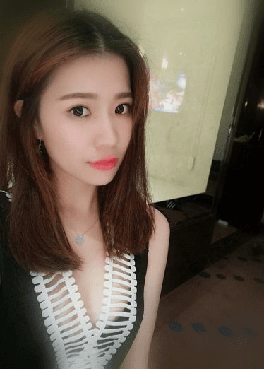 故意玩弄高颜妹子湿透了不给鸡巴
