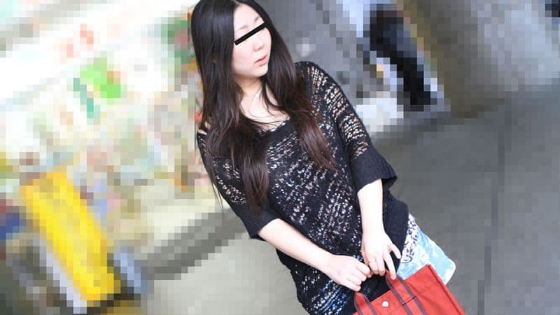 天然爆乳偷东西素人妹子的全裸调查! 及川春菜 10musume_082223_01