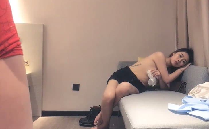 【太子探花】叫床很好听的小姐姐_坚挺美乳，沙发后入，高潮迭起