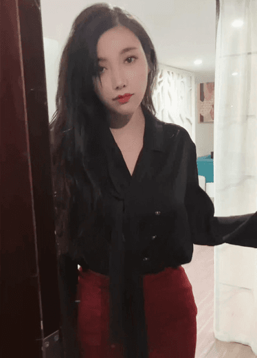 大长腿美女杨晨晨情趣诱惑发骚摸到高潮～！