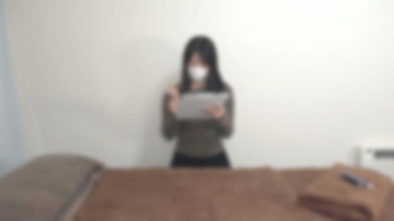 【无/生中出】一位迷人的高挑OL女士再次预订了。她没穿内裤和胸罩，让我有点惊讶。非常感谢再次光临。 FC2-PPV-4833139