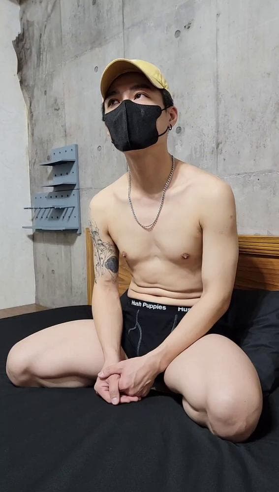 色色访谈帮刺青帅哥口交打飞机射精