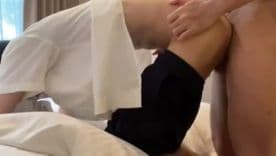 男校制服学生的舔脚羞辱