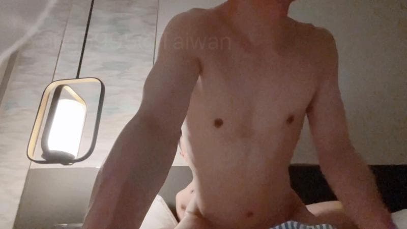 羊yang的打砲日记_小鲜肉坐到大屌上