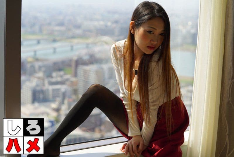 风韵犹存的饮酒店姐姐是F罩杯的巨乳女主人！以妖艷成熟的色情吸引强壮阳具！ EMS-575