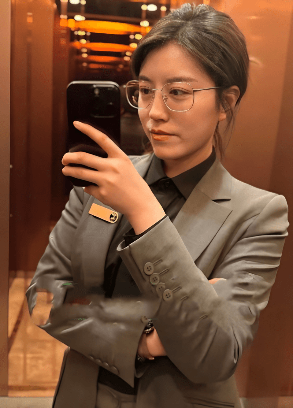 门事件 南通金牌售楼小姐 郭智玲 卖房业务如火如荼 用肉体换业绩接受客户抢着找她买房！