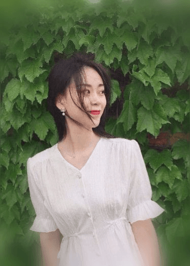 良家小姐姐小穴被毛笔玩求饶