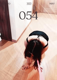 小母狗牵着调教看电视骑乘上位