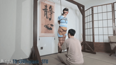 少女被狠狠吊缚折磨