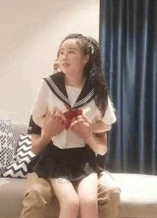 91大神 探花 约到高颜值学生服妹子，当然要用棒棒好好地疼她