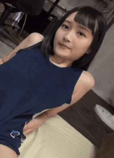 国民女儿关晓彤为艺术献身，白嫩胴体征服观众
