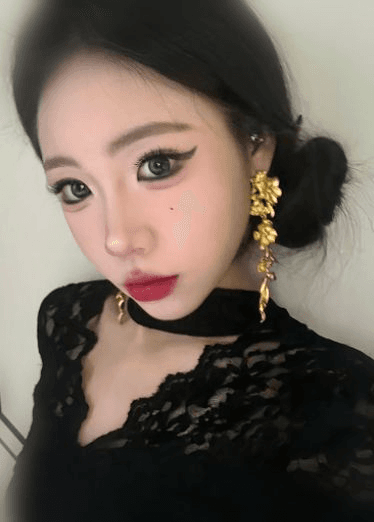 反差高颜值口交小女仆