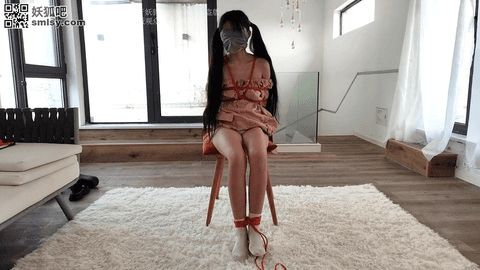 【樱桃小M】脱了小姐姐的白棉袜，可以闻闻了！