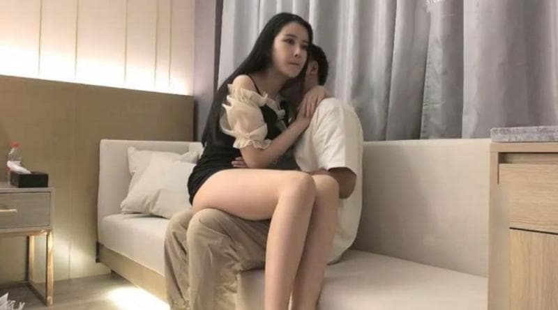 探花  高颜值时尚小姐姐，后入拼命猛撞