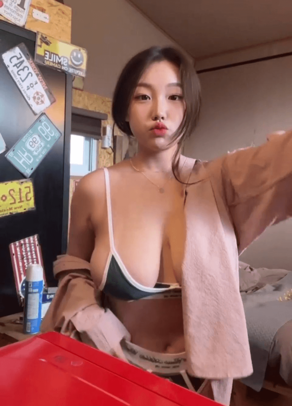巨乳正妹可爱死了！！