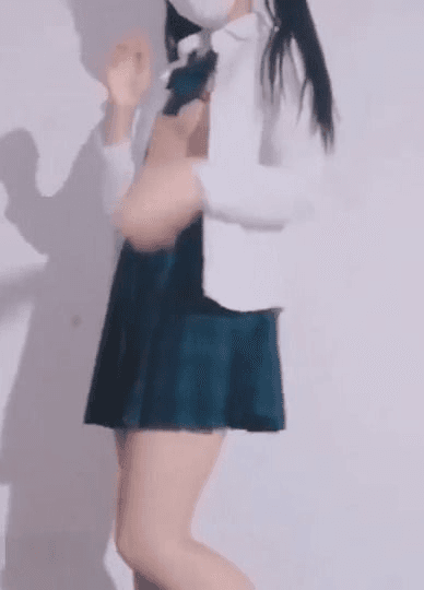 可爱双马尾萝莉淡奶酱r18宅舞，新人福利姬请多多支持~