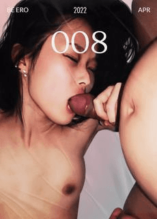 小女友床上吃鸡巴吃的香甜