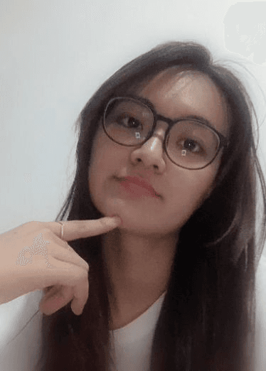 泄密女友穿着黑丝在家做爱